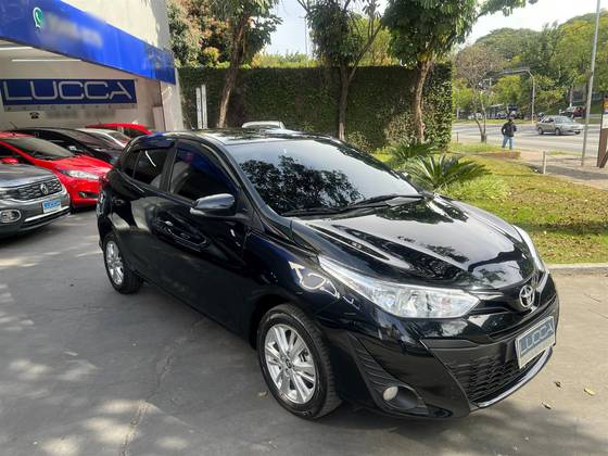 TOYOTA YARIS 1.3 16V FLEX XL PLUS TECH MULTIDRIVE TOYOTA YARIS 1.3 16V FLEX XL PLUS TECH MULTIDRIVE